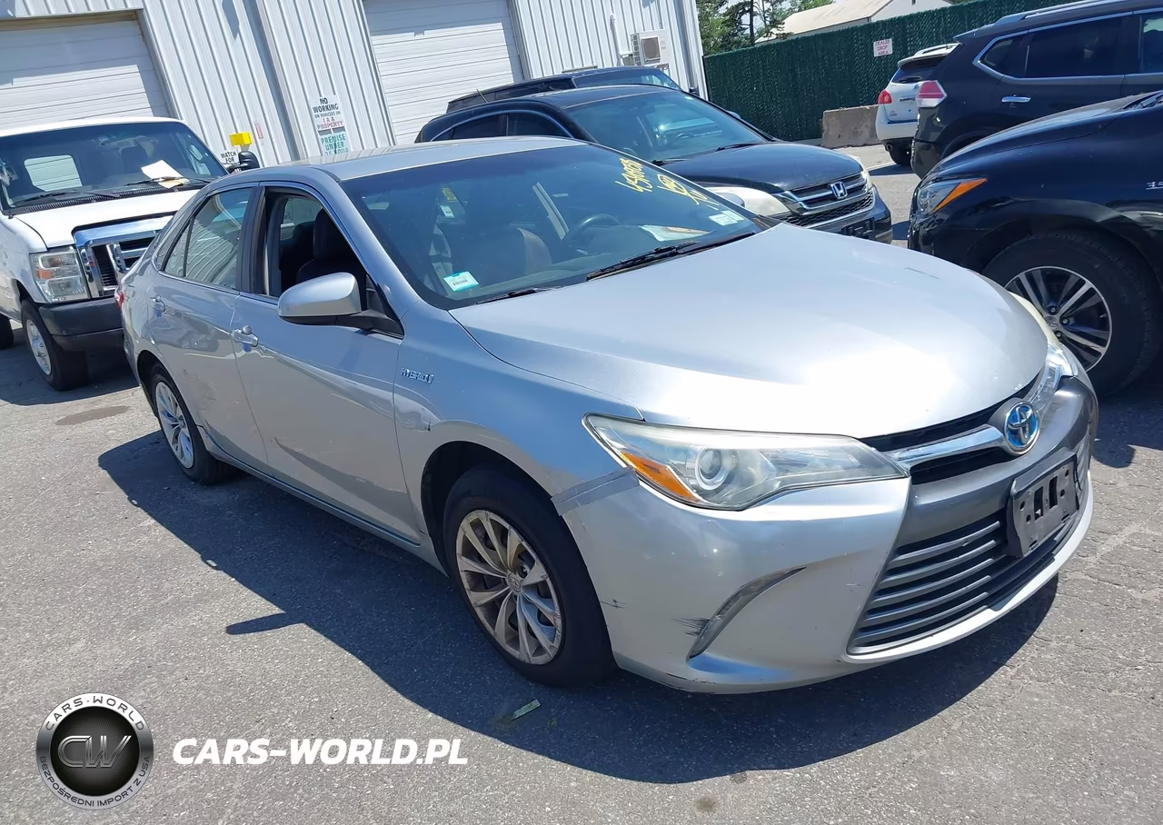 2015 Toyota Camry Hybrid Le – zdjęcie 1 z 13