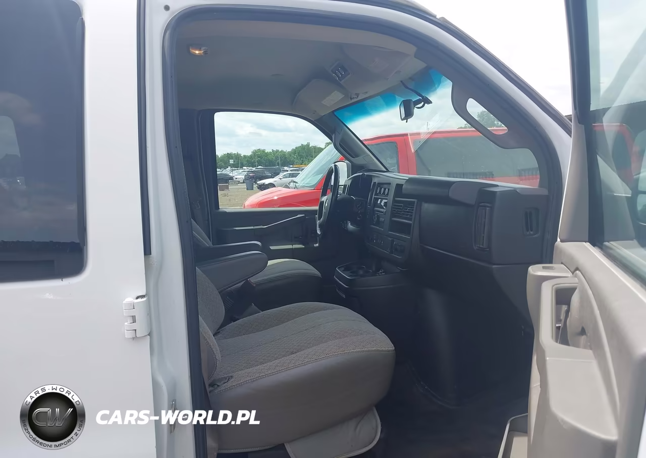 2017 Chevrolet Express 3500 Lt VIN:1GAZGPFG9H1249587 - 5