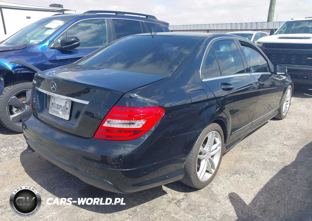 2013 Mercedes-Benz C 250 Sport VIN:WDDGF4HB4DA801515 - 4