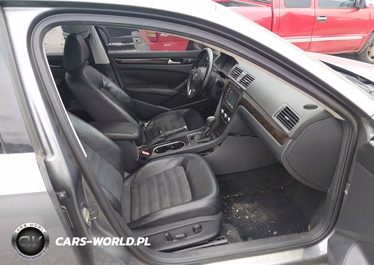 2014 Volkswagen Passat 3.6L V6 Sel Premium VIN:1VWCM7A31EC026421 - 5