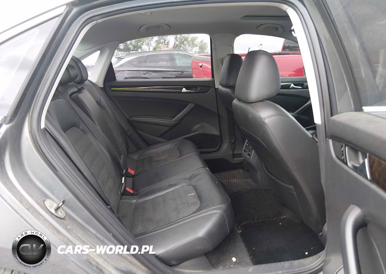2014 Volkswagen Passat 3.6L V6 Sel Premium VIN:1VWCM7A31EC026421 - 8