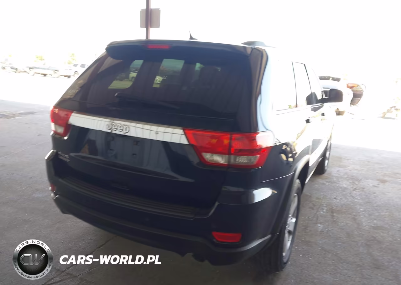 2013 Jeep Grand Cherokee Laredo VIN:1C4RJFAG1DC654917 - 4