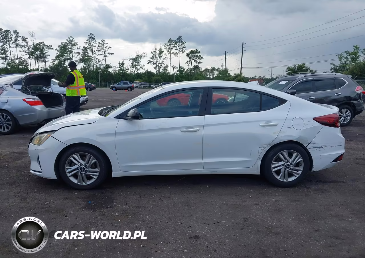 2020 Hyundai Elantra Sel VIN:5NPD84LF8LH630339 - 14