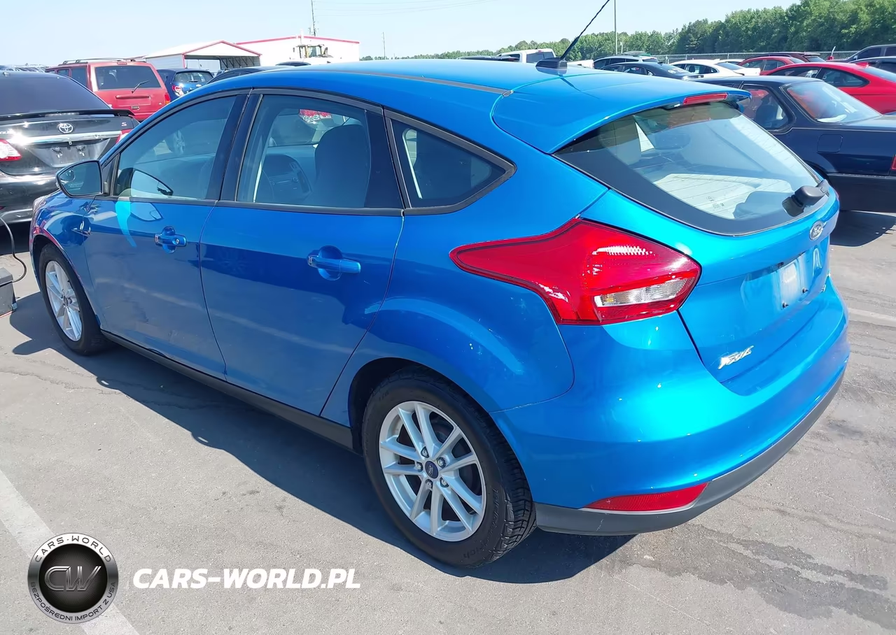 2015 Ford Focus Se VIN:1FADP3K26FL319297 - 3