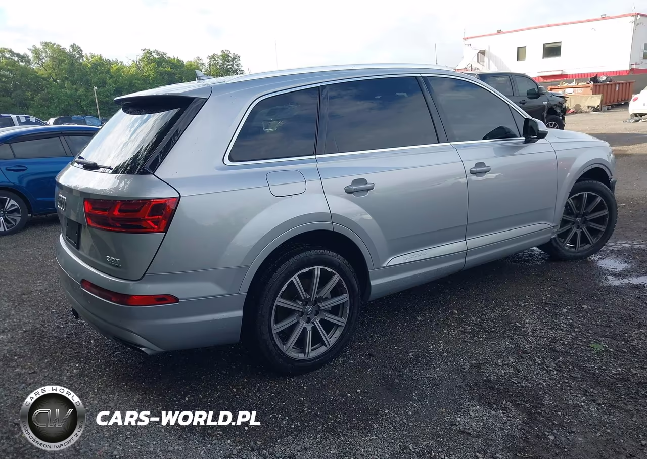 2018 Audi Q7 3.0T Premium VIN:WA1VAAF76JD019024 - 4