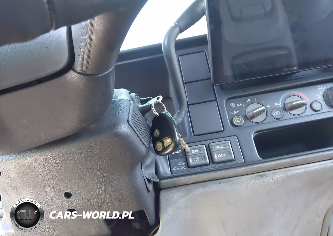 1999 Chevrolet Tahoe Ls VIN:1GNEK13R6XJ480489 - 11