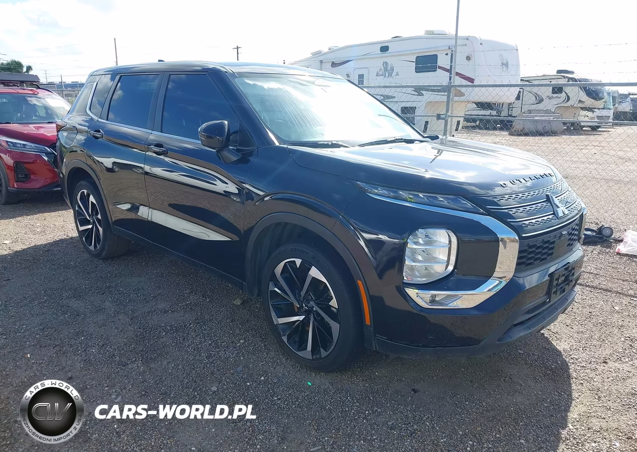 2022 Mitsubishi Outlander Black Edition 2Wd-Se 2.5 2Wd-Se Launch Edition 2Wd – zdjęcie 1 z 11
