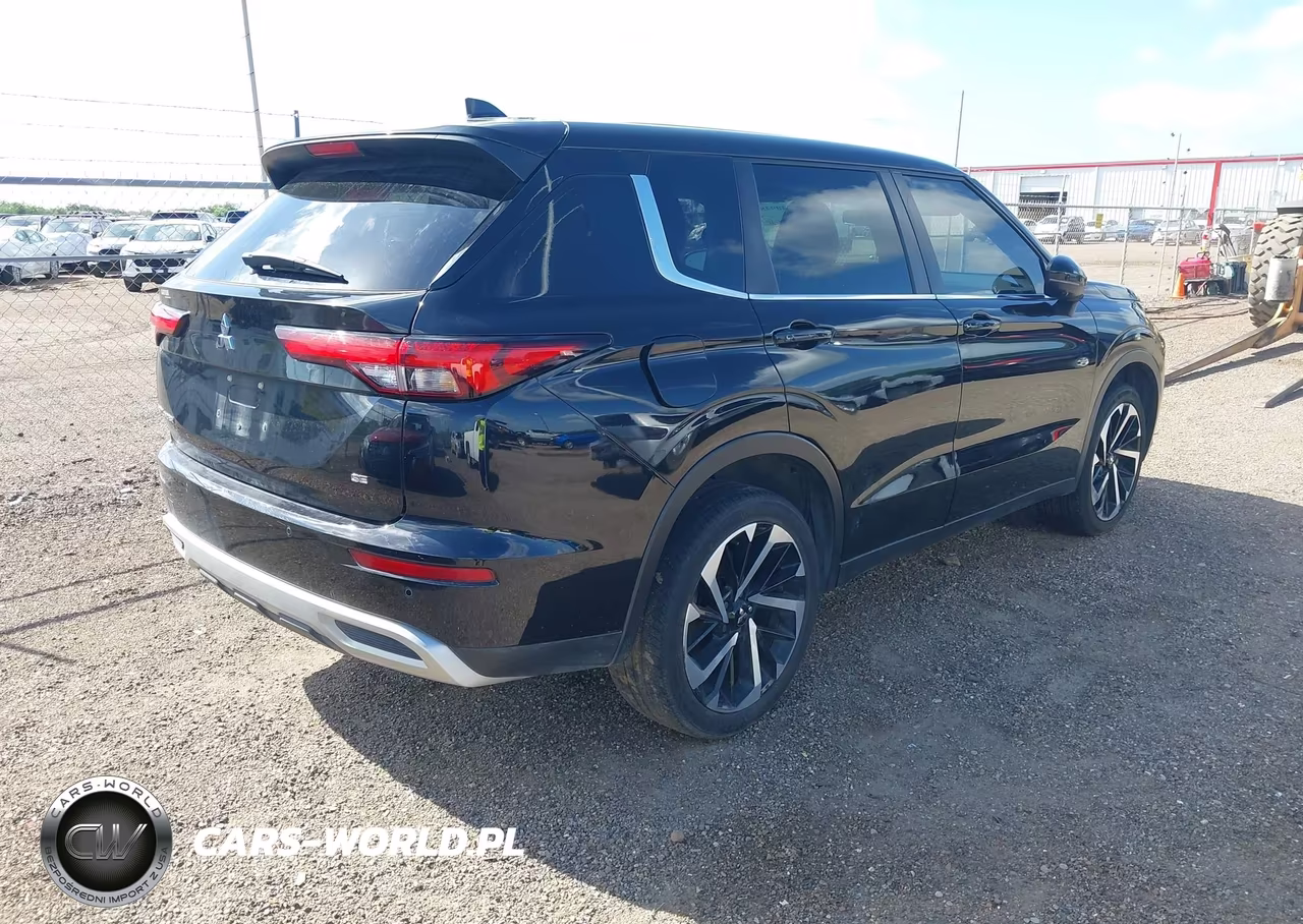 2022 Mitsubishi Outlander Black Edition 2Wd-Se 2.5 2Wd-Se Launch Edition 2Wd VIN:JA4J3UA81NZ088982 - 4