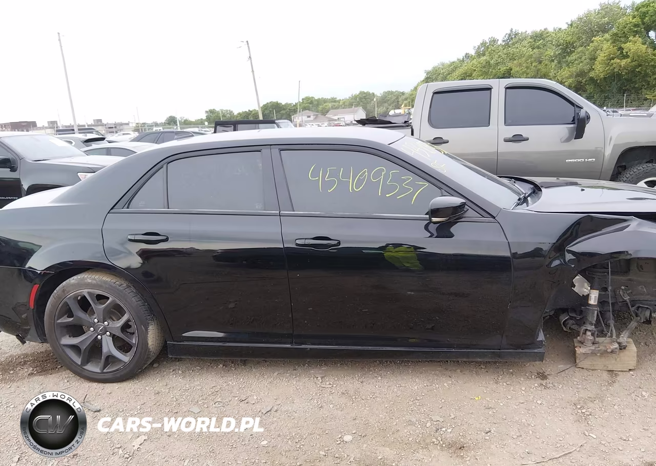 2021 Chrysler 300 300S VIN:2C3CCABG8MH554459 - 13