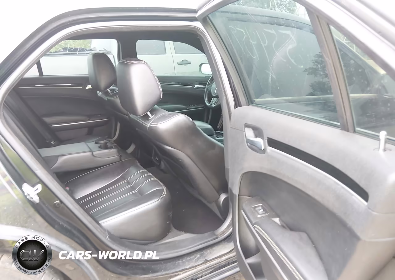 2021 Chrysler 300 300S VIN:2C3CCABG8MH554459 - 8