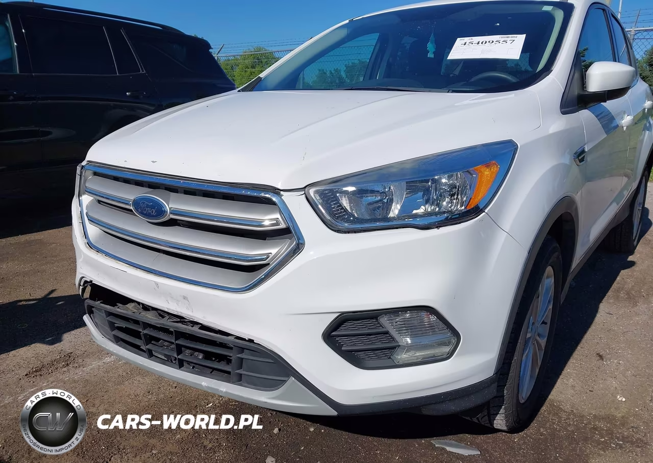 2019 Ford Escape Se VIN:1FMCU9GDXKUC37939 - 17