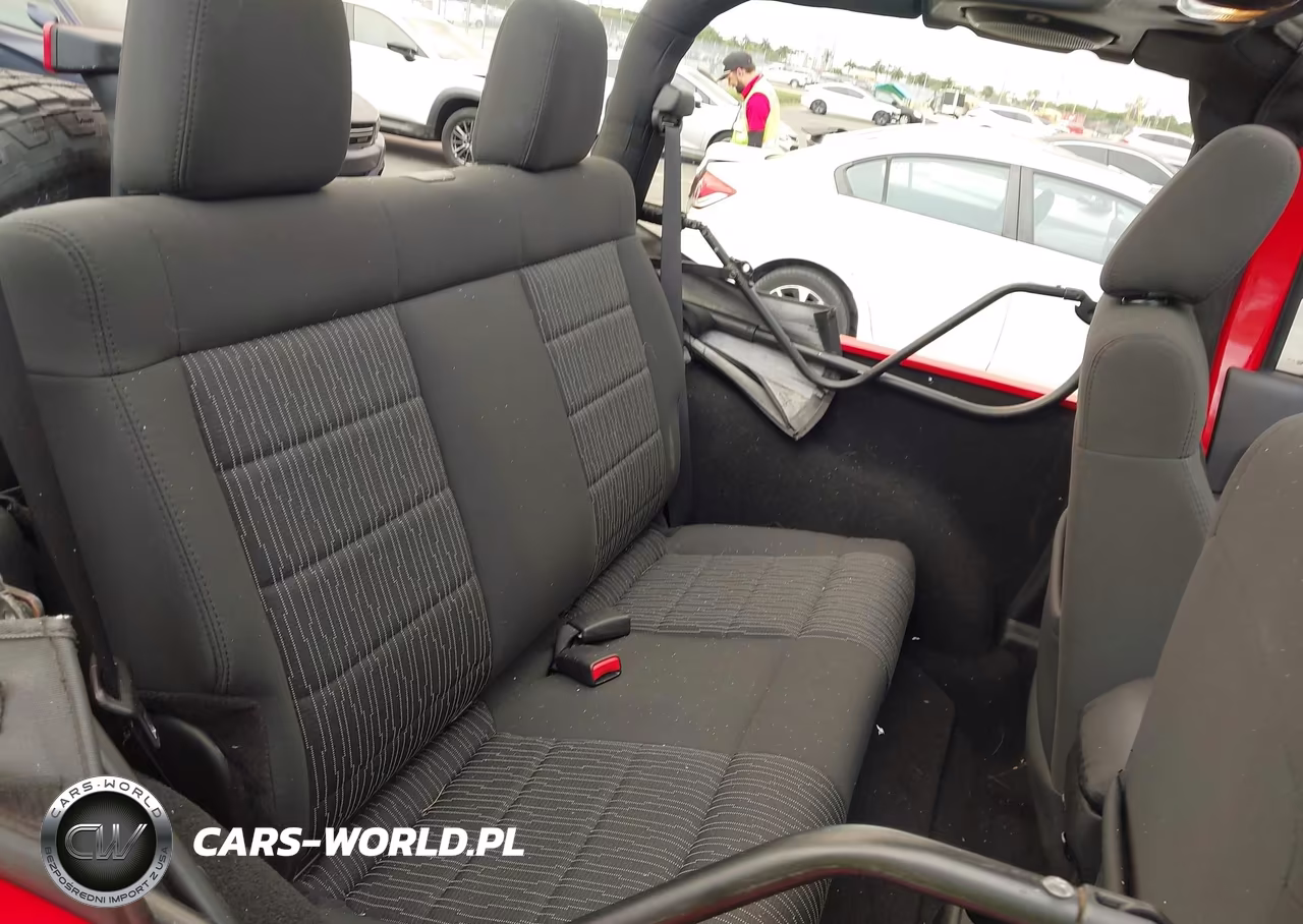 2011 Jeep Wrangler Sport VIN:1J4AA2D12BL523192 - 8