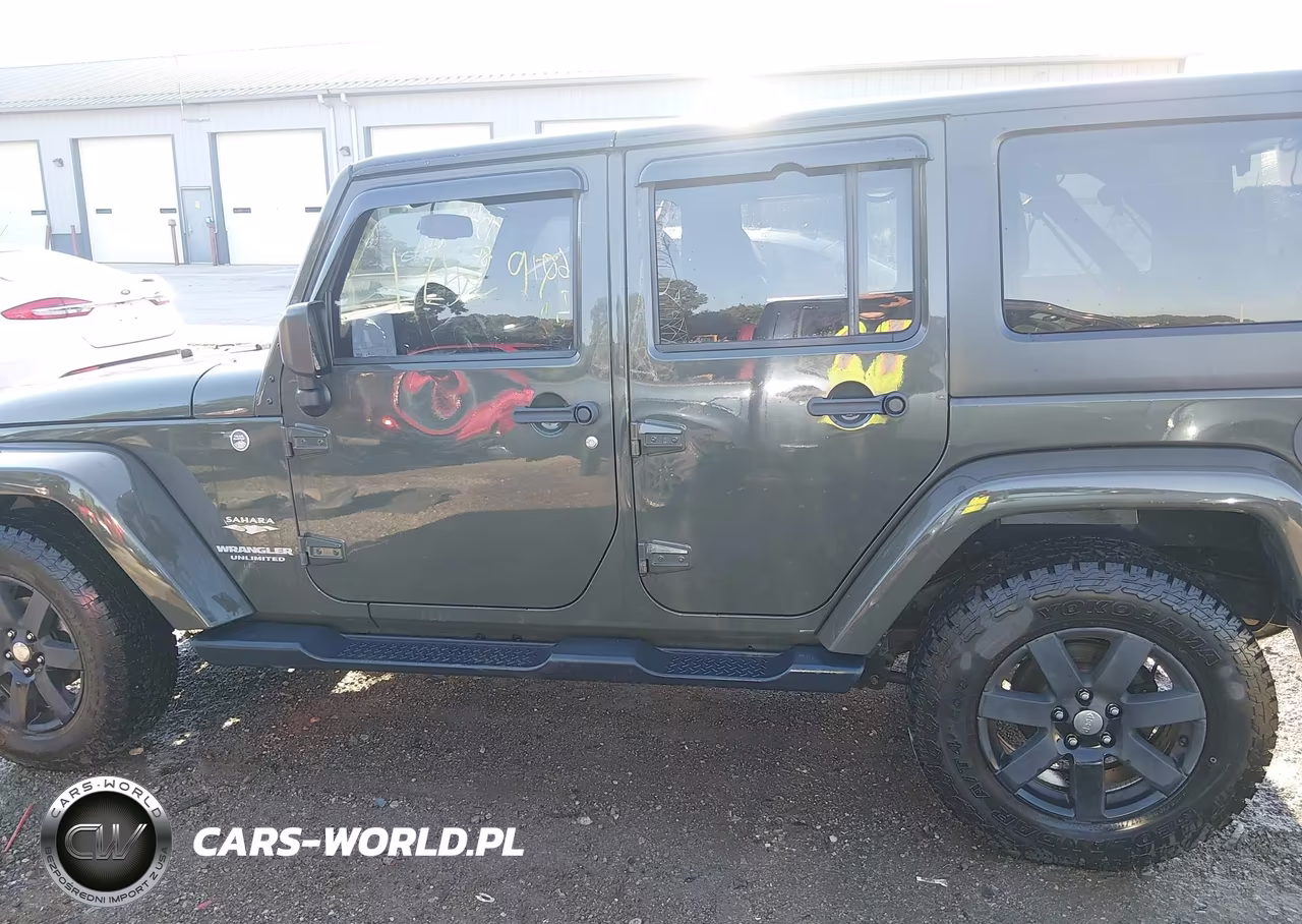 2015 Jeep Wrangler Unlimited Sahara VIN:1C4BJWEG0FL645186 - 14
