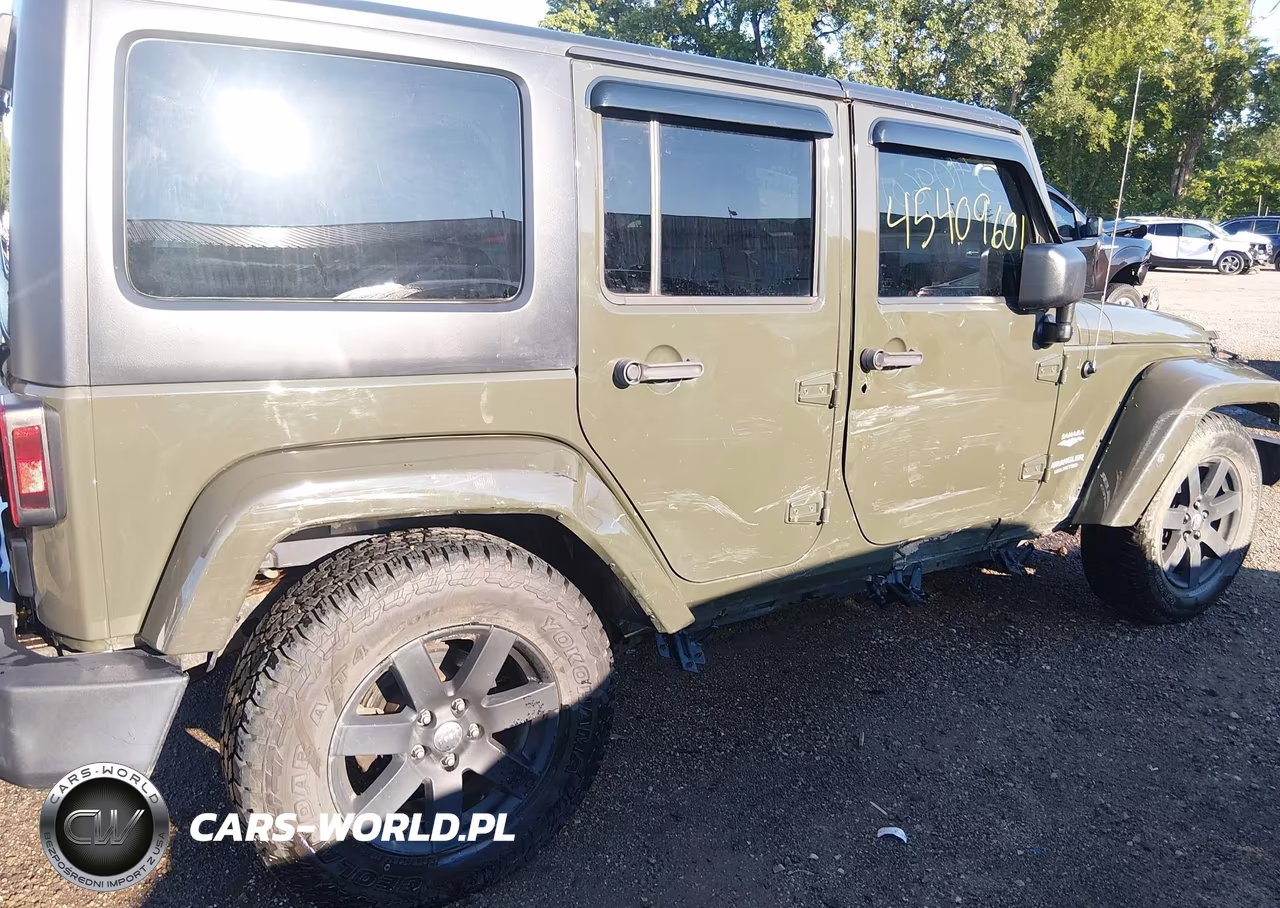 2015 Jeep Wrangler Unlimited Sahara VIN:1C4BJWEG0FL645186 - 6
