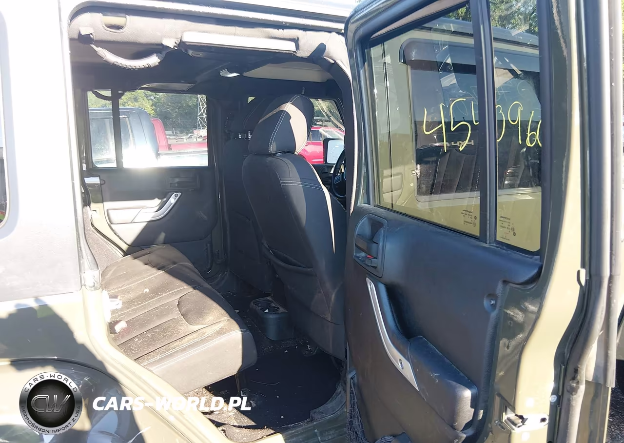 2015 Jeep Wrangler Unlimited Sahara VIN:1C4BJWEG0FL645186 - 8