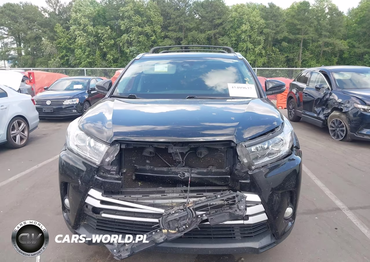 2017 Toyota Highlander Xle VIN:5TDKZRFH5HS516900 - 12