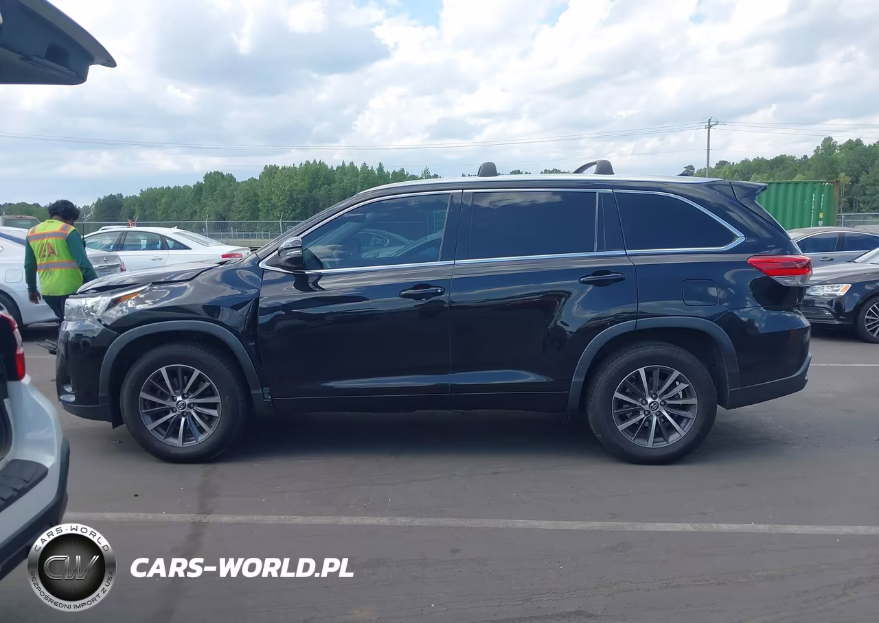 2017 Toyota Highlander Xle VIN:5TDKZRFH5HS516900 - 14