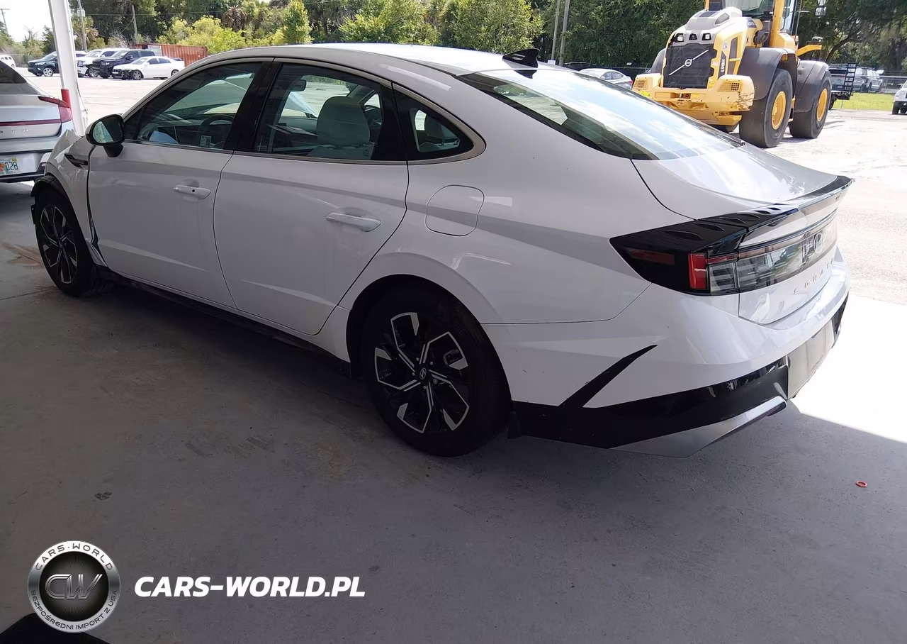2025 Hyundai Sonata Sel VIN:KMHL64JA6SA493735 - 3