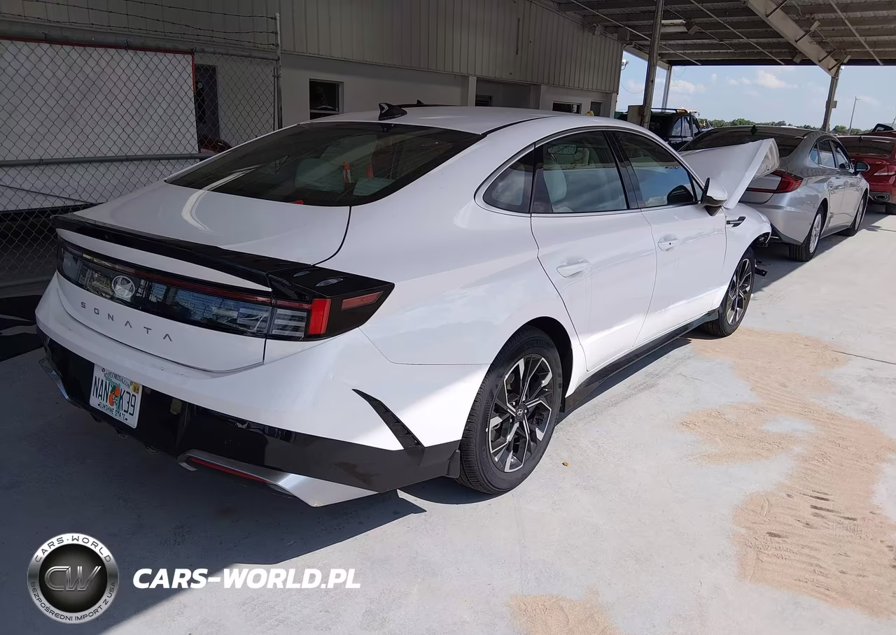 2025 Hyundai Sonata Sel VIN:KMHL64JA6SA493735 - 4