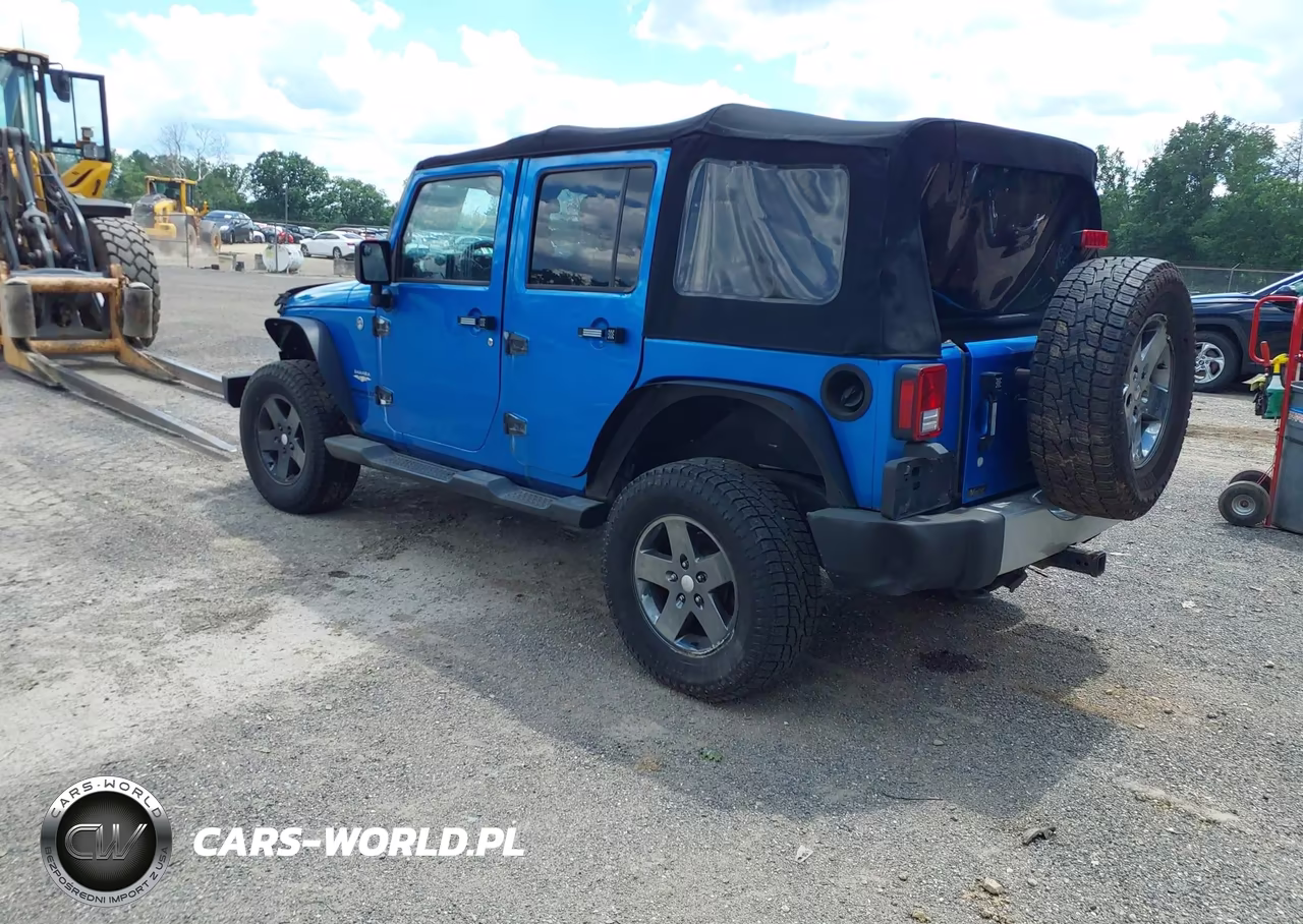 2015 Jeep Wrangler Unlimited Sahara VIN:1C4BJWEG6FL525408 - 3