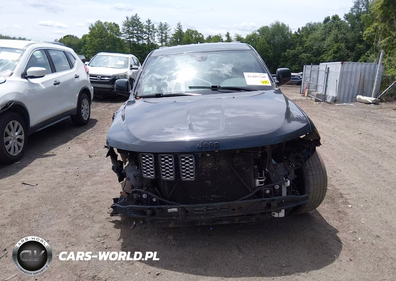 2017 Jeep Grand Cherokee Altitude 4X4 VIN:1C4RJFAG7HC895192 - 13