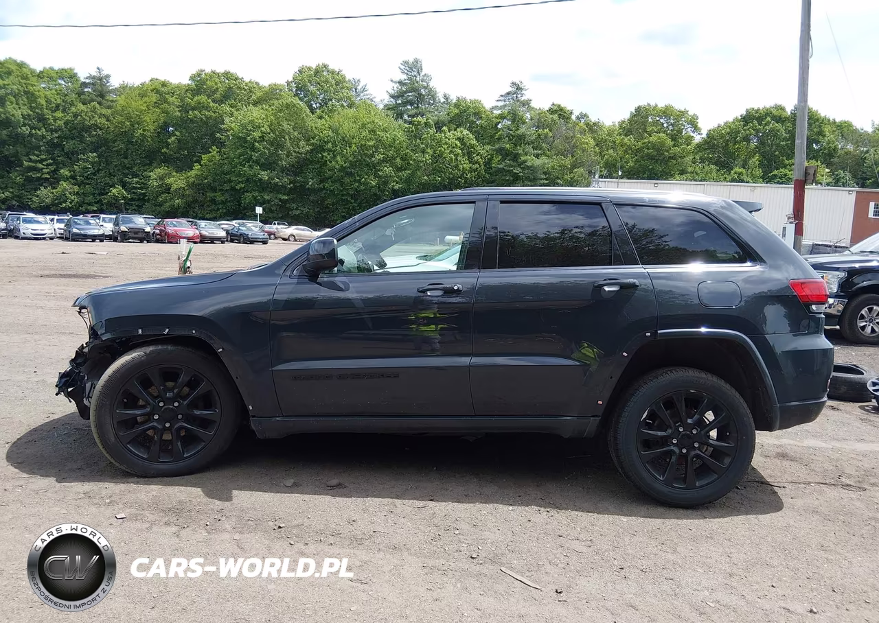 2017 Jeep Grand Cherokee Altitude 4X4 VIN:1C4RJFAG7HC895192 - 15