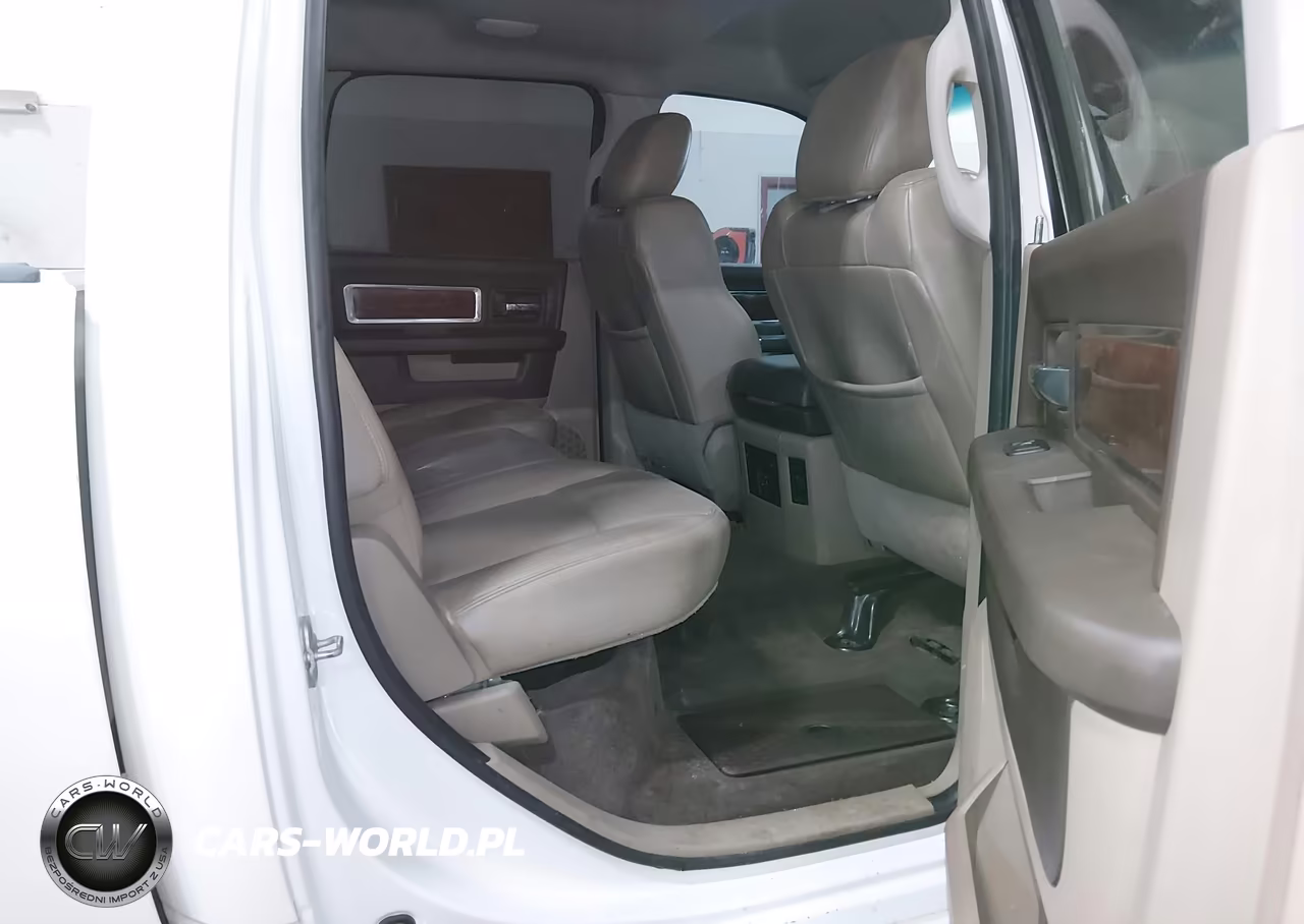 2011 Ram Ram 3500 Laramie VIN:3D73Y4CL0BG506306 - 8