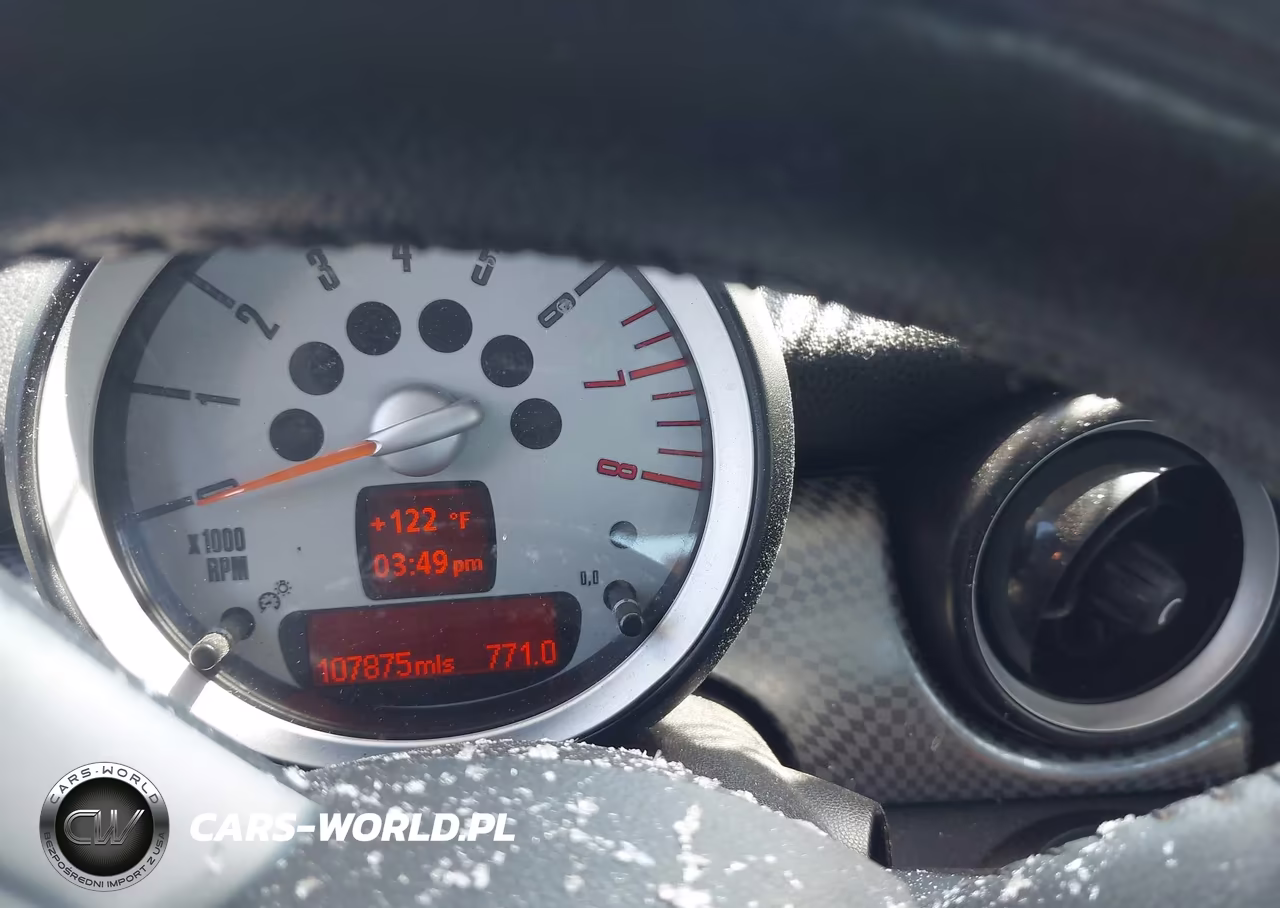 2009 Mini Cooper S VIN:WMWMF73599TW86077 - 7