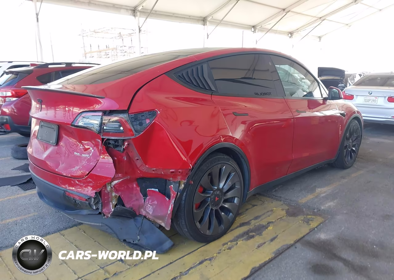 2022 Tesla Model Y Performance Dual Motor All-Wheel Drive VIN:7SAYGDEF7NF340552 - 4