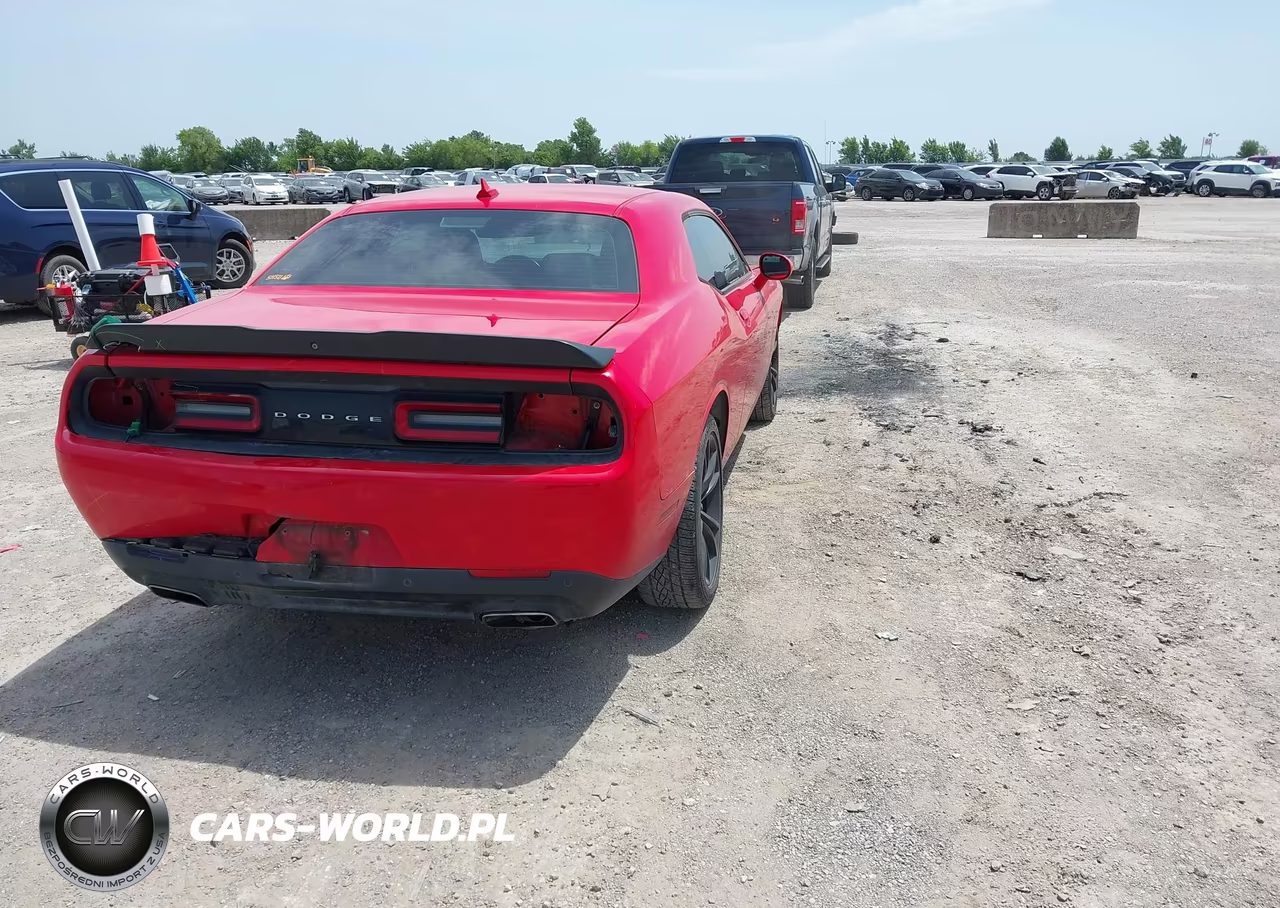 2018 Dodge Challenger Sxt Plus VIN:2C3CDZAG5JH310731 - 4