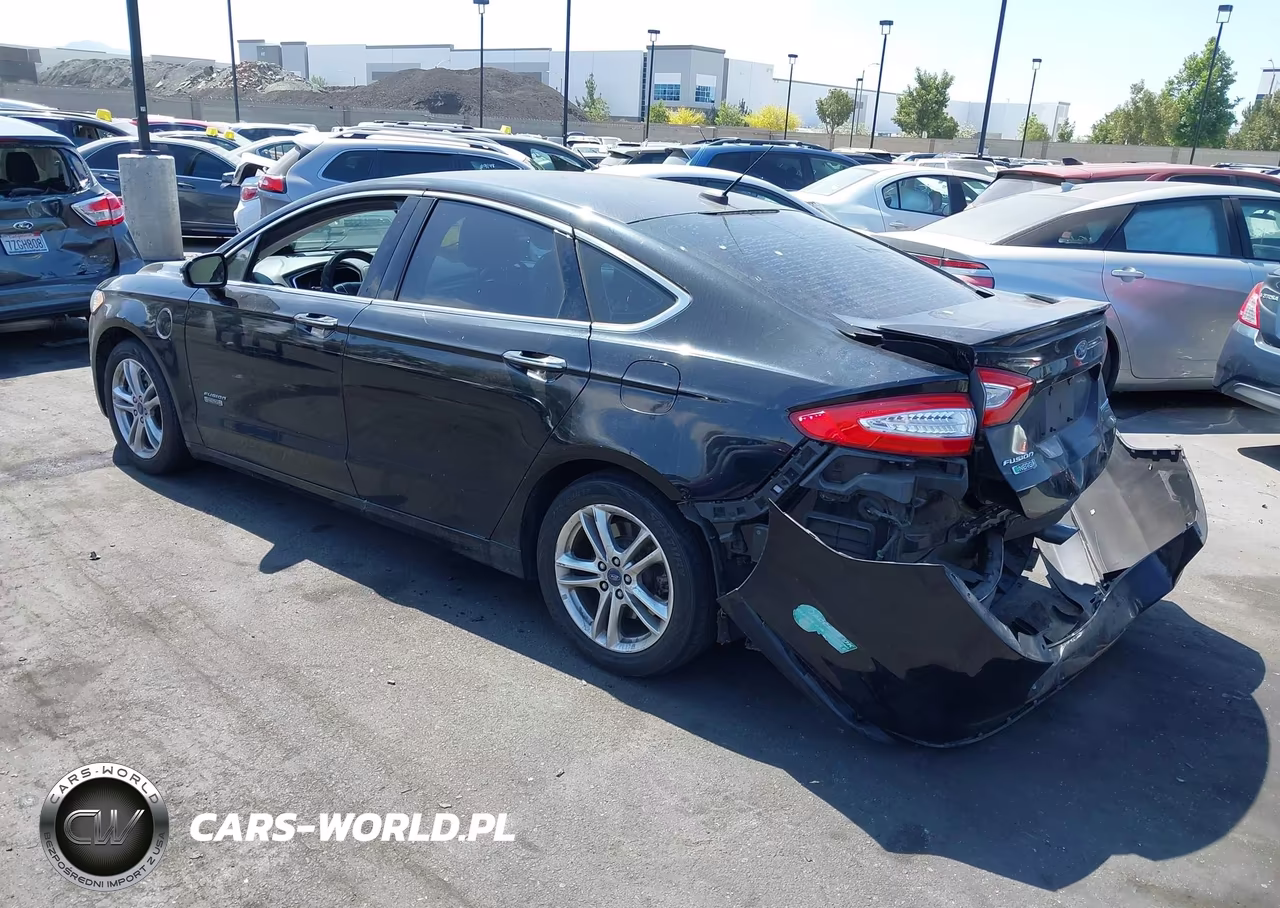 2016 Ford Fusion Energi Titanium VIN:3FA6P0SU4GR229738 - 3