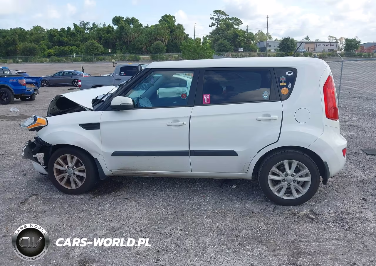 2013 Kia Soul + VIN:KNDJT2A6XD7523453 - 14
