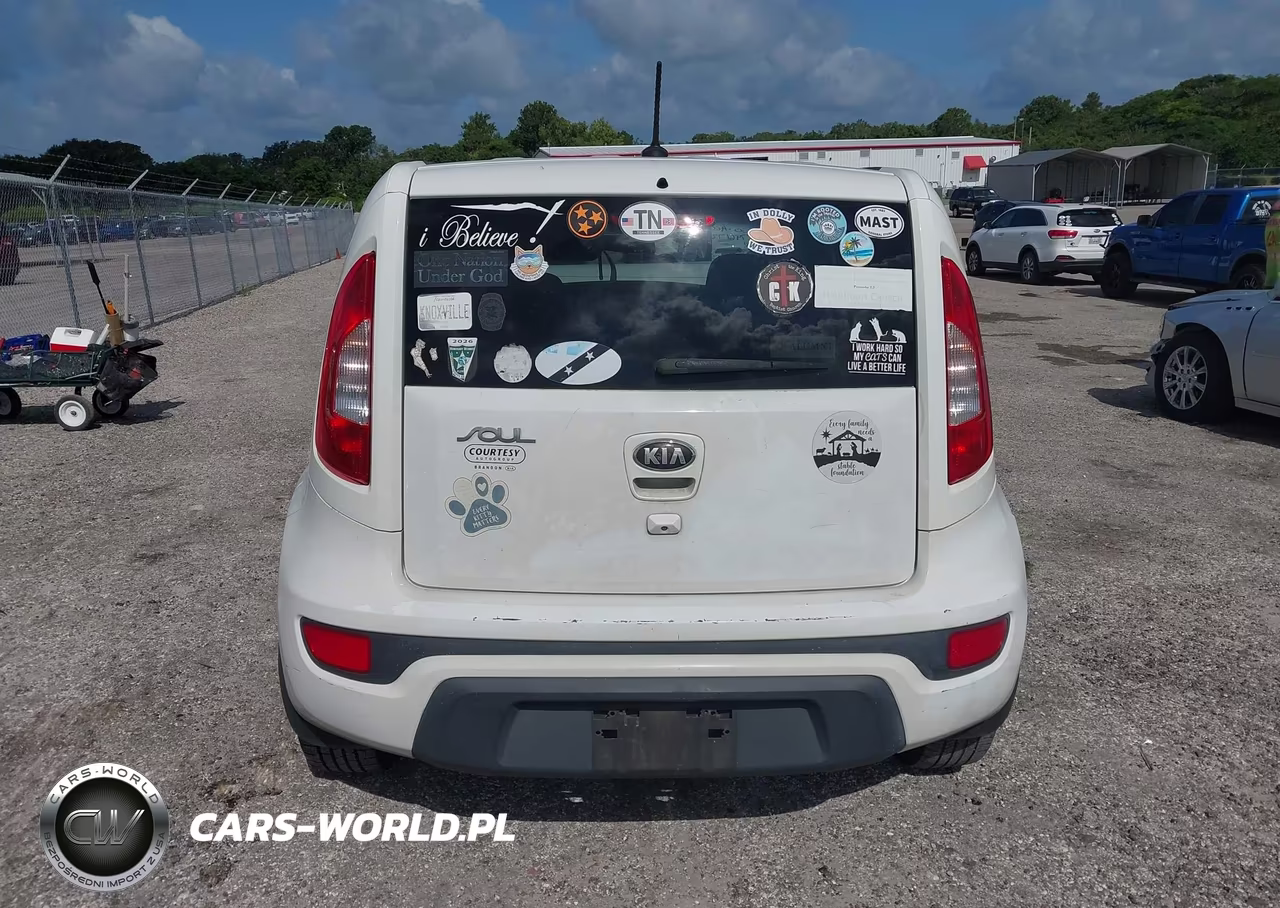 2013 Kia Soul + VIN:KNDJT2A6XD7523453 - 16