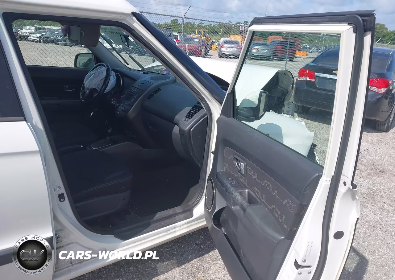 2013 Kia Soul + VIN:KNDJT2A6XD7523453 - 5