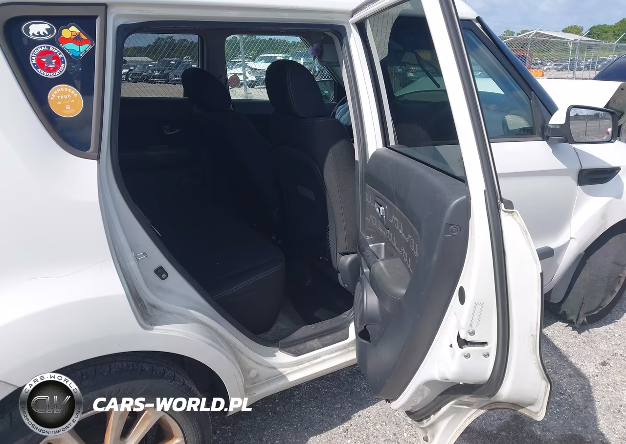 2013 Kia Soul + VIN:KNDJT2A6XD7523453 - 8