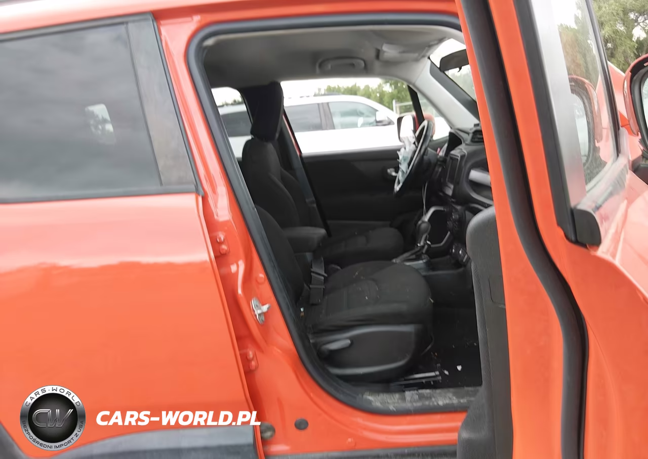 2020 Jeep Renegade Latitude 4X4 VIN:ZACNJBBB6LPL74962 - 5