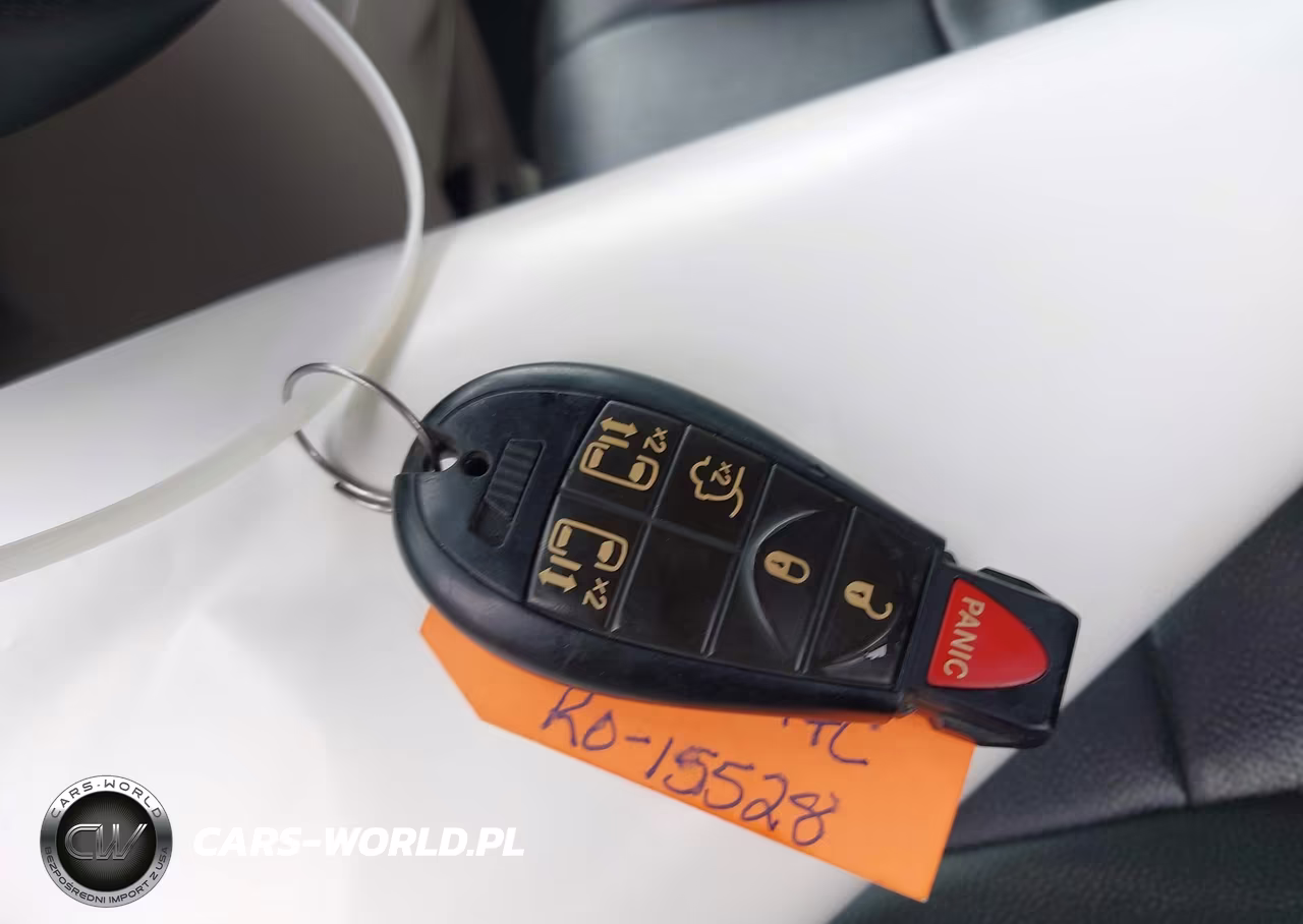 2014 Chrysler Town & Country Touring VIN:2C4RC1BG6ER138637 - 11