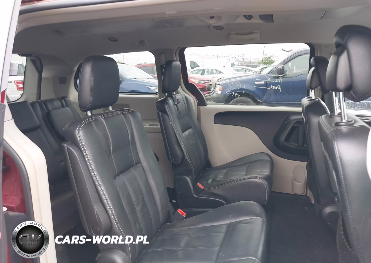 2014 Chrysler Town & Country Touring VIN:2C4RC1BG6ER138637 - 8