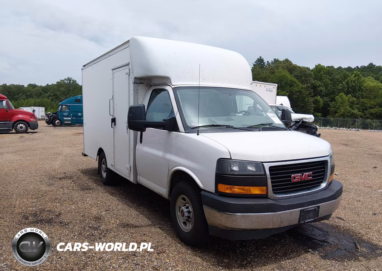 2022 GMC Savana Cutaway Work Van