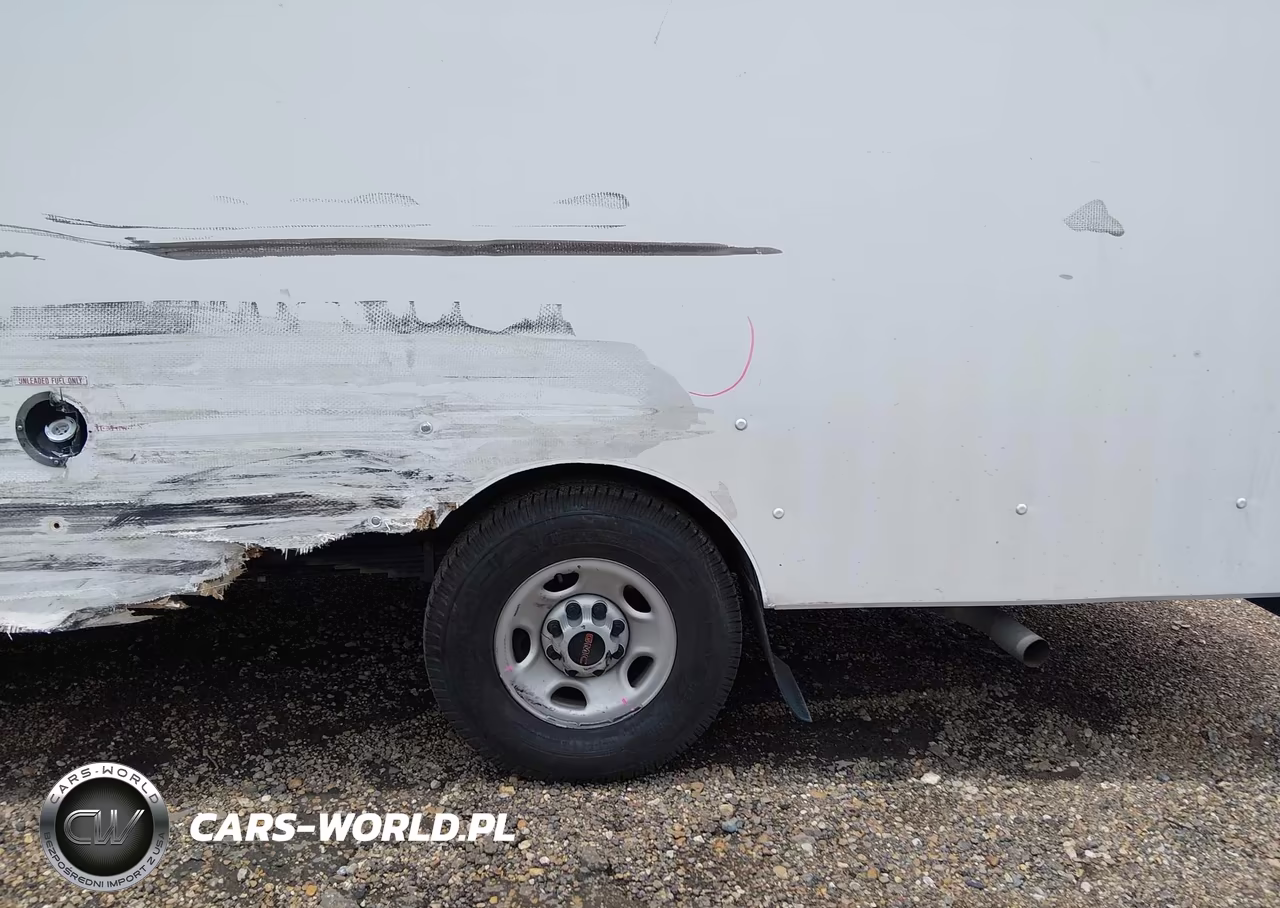 2022 GMC Savana Cutaway Work Van VIN:1GD07RF72N1231144 - 21