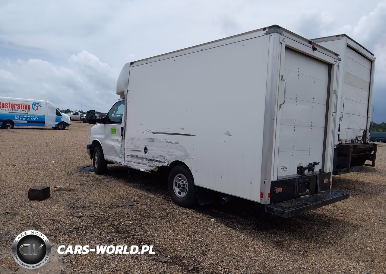 2022 GMC Savana Cutaway Work Van VIN:1GD07RF72N1231144 - 3