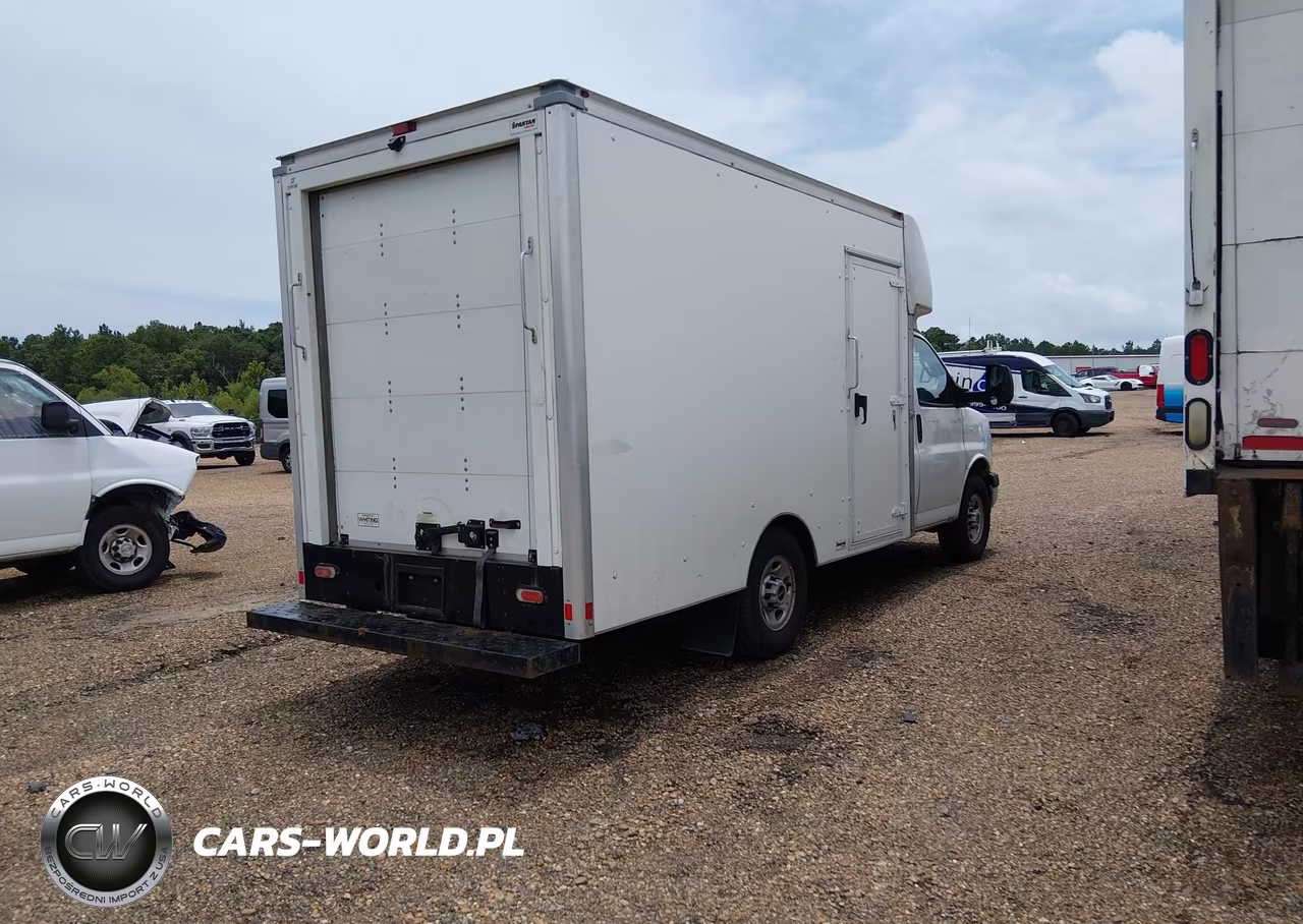 2022 GMC Savana Cutaway Work Van VIN:1GD07RF72N1231144 - 4
