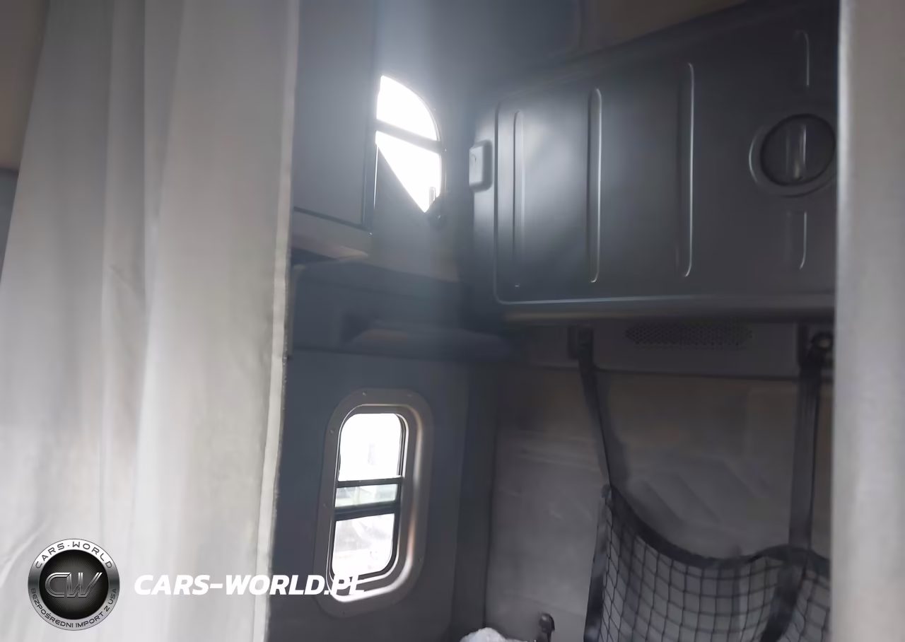 2016 Freightliner Cascadia 125 VIN:3AKJGLD54GSHR8549 - 7