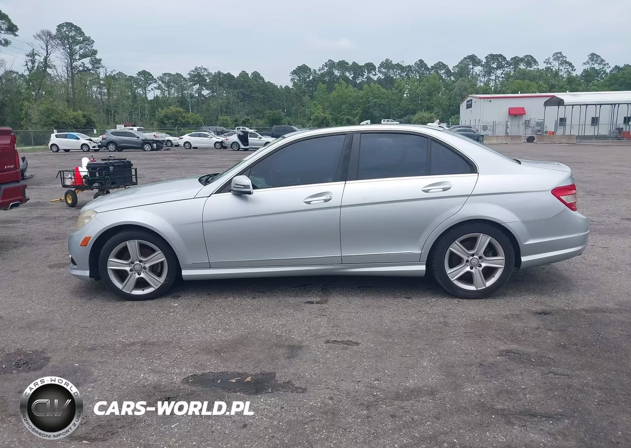 2010 Mercedes-Benz C 300 Sport VIN:WDDGF5EB4AR103025 - 13