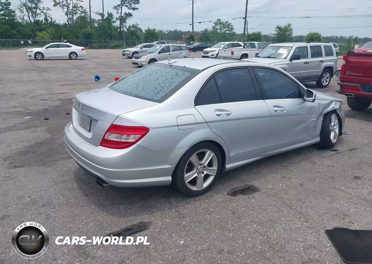 2010 Mercedes-Benz C 300 Sport VIN:WDDGF5EB4AR103025 - 4