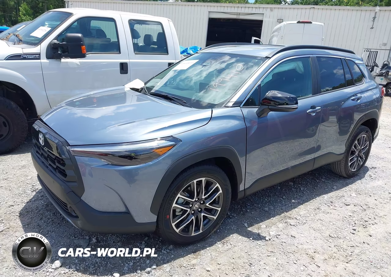 2026 Toyota Corolla Cross Xle VIN:7MUDAAAG3TV199410 - 2