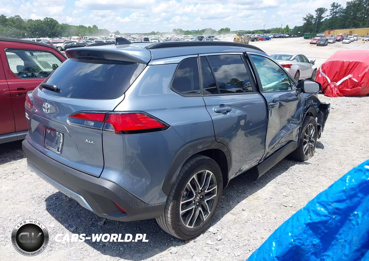 2026 Toyota Corolla Cross Xle VIN:7MUDAAAG3TV199410 - 4