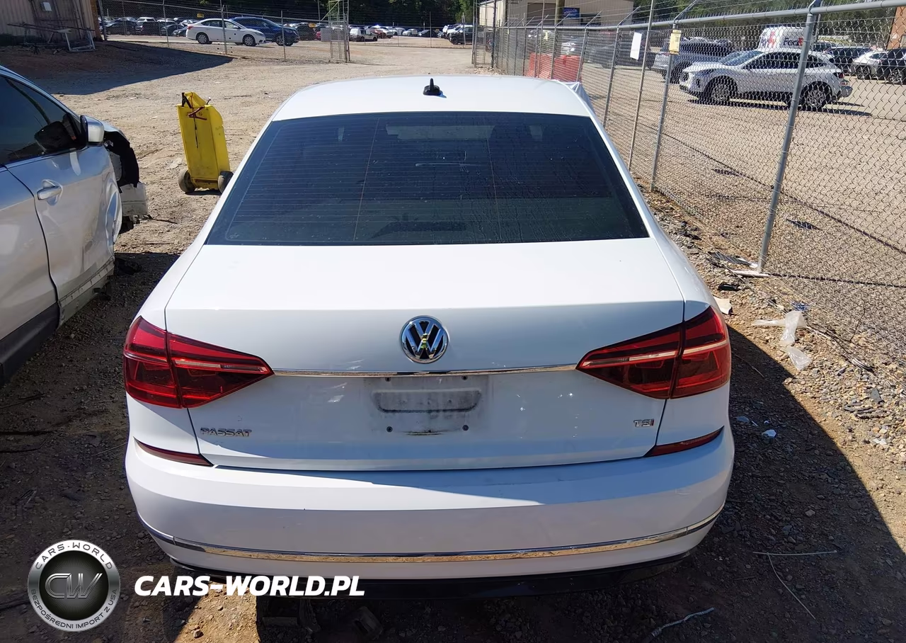 2017 Volkswagen Passat 1.8T R-Line VIN:1VWDT7A38HC065082 - 16