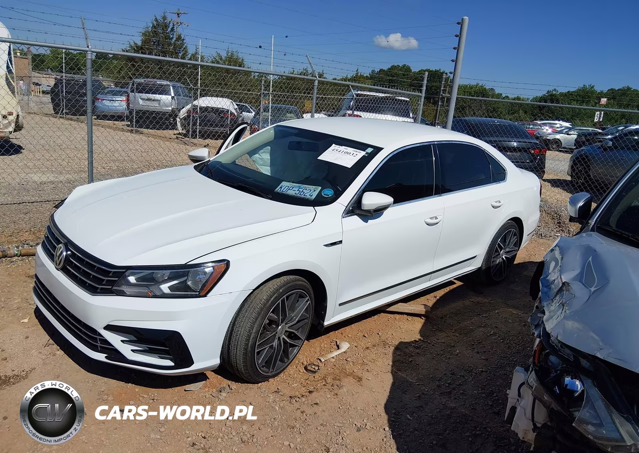 2017 Volkswagen Passat 1.8T R-Line VIN:1VWDT7A38HC065082 - 2