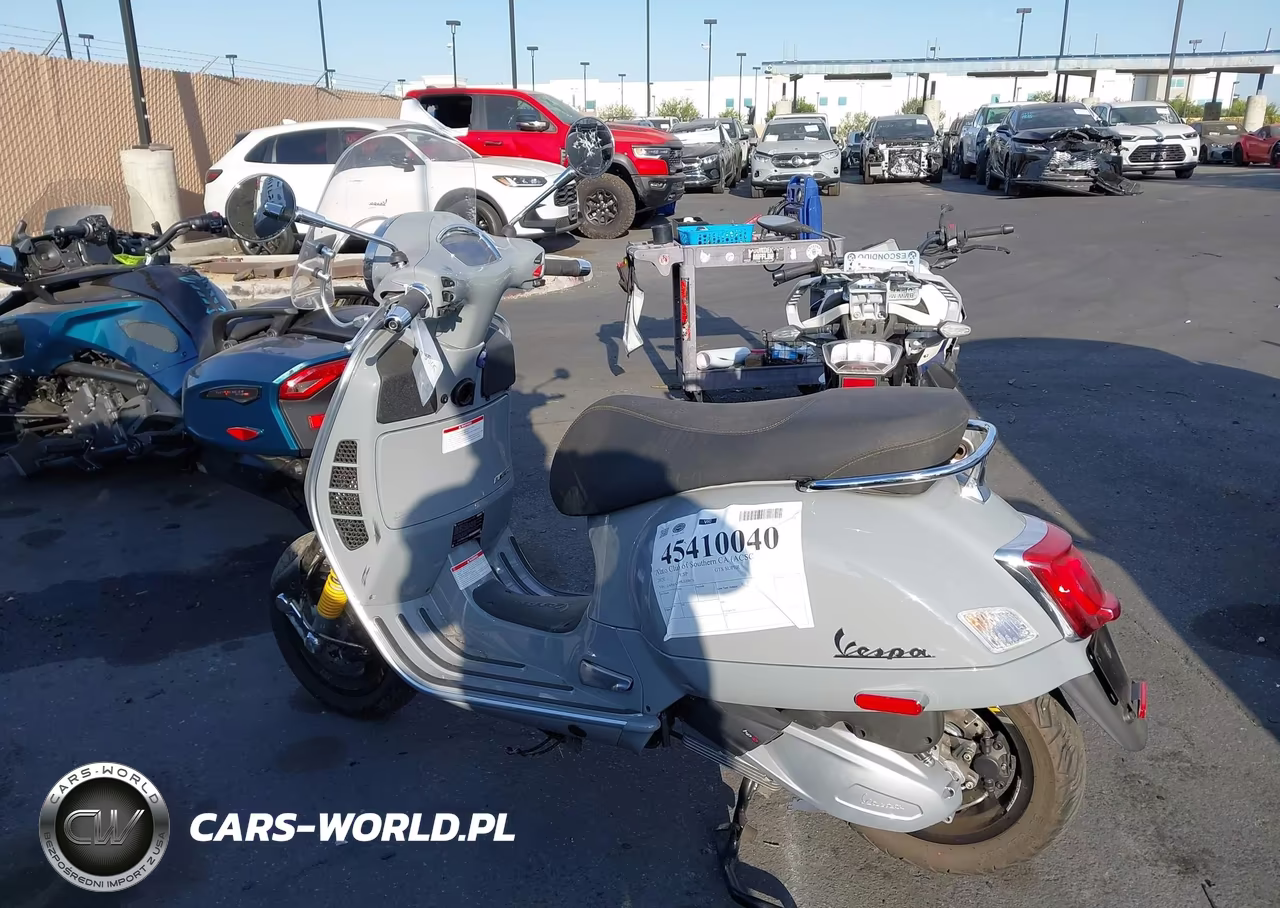 2020 Vespa Gts 300 Super VIN:ZAPMA39M9L5200676 - 9